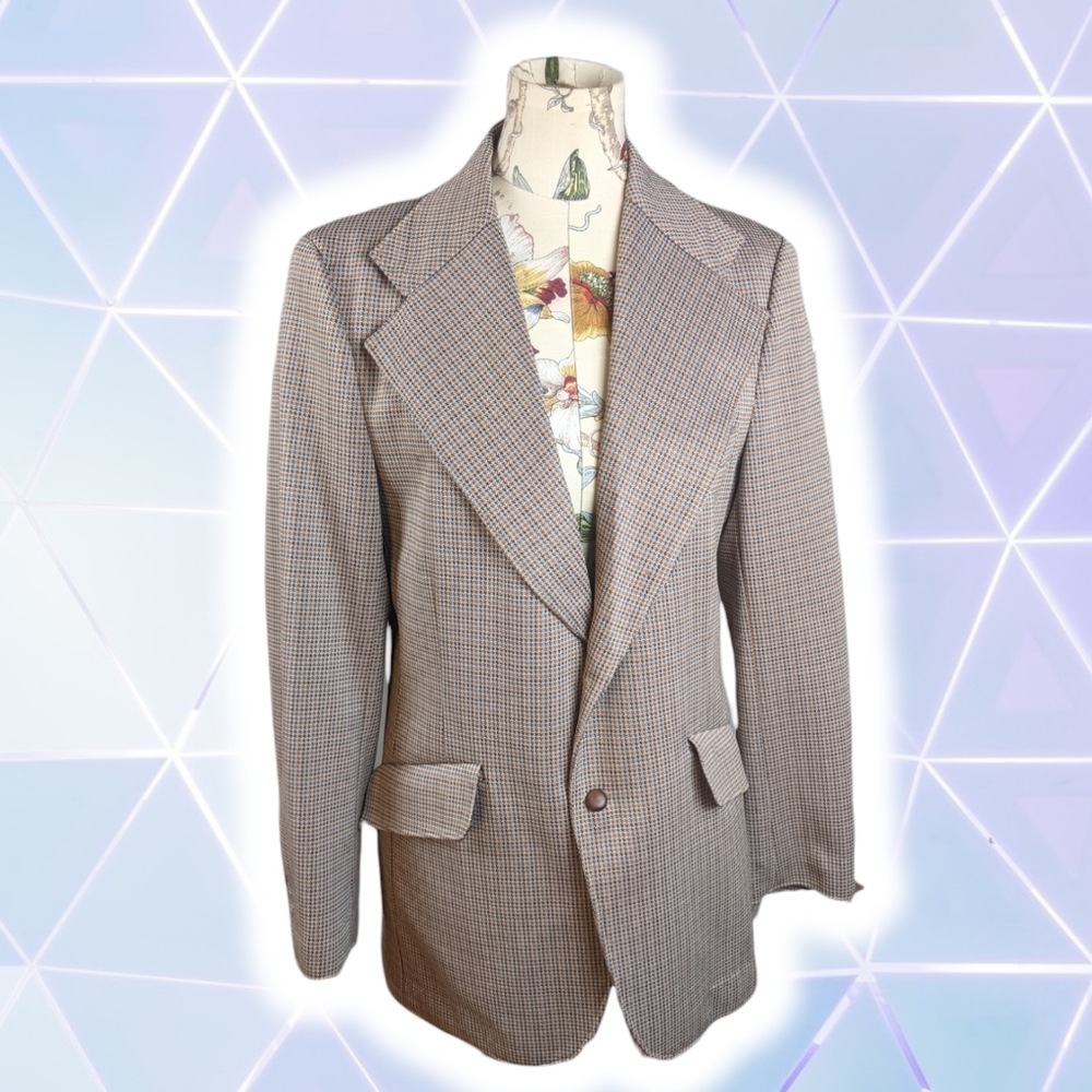 Vintage hand tailored brown and black houndstooth polyester 70s blazer. Unisex m